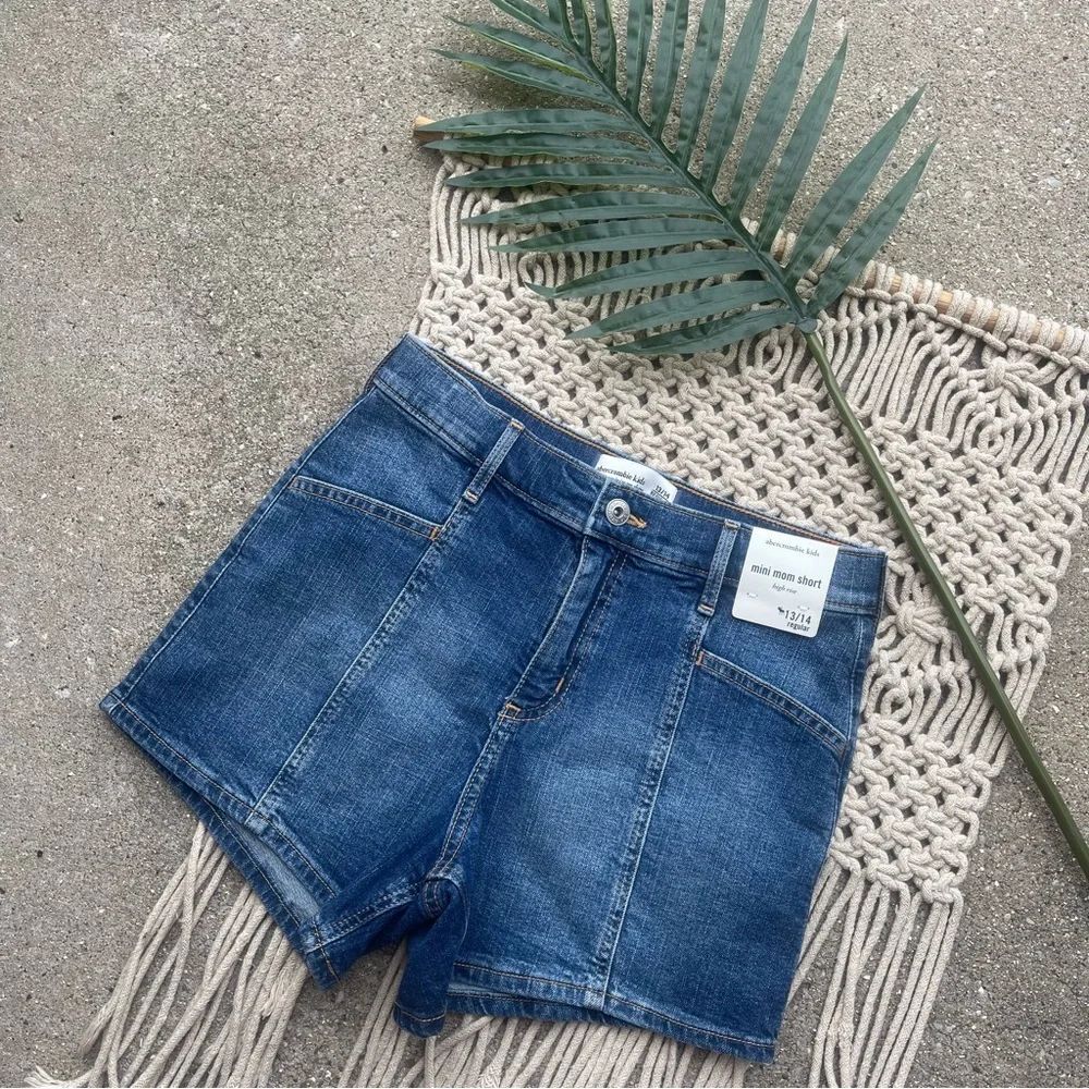 NWT abercrombie girls mom shorts size 14